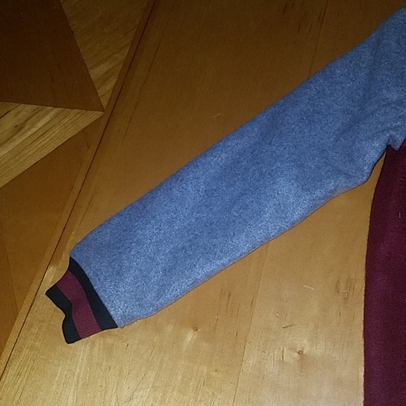 Old Navy Sweater - Picture 2 of 4